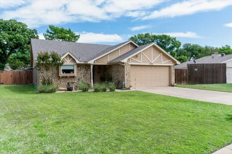 5701 Village Glen Trail Arlington TX 76016
