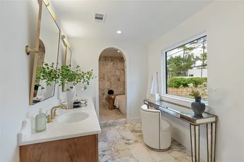 814 Azalea Street Houston TX 77018