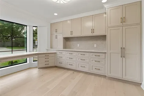 1911 Briarmead Drive Houston TX 77057