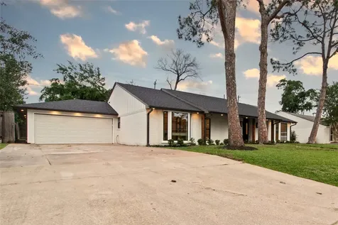 1911 Briarmead Drive Houston TX 77057