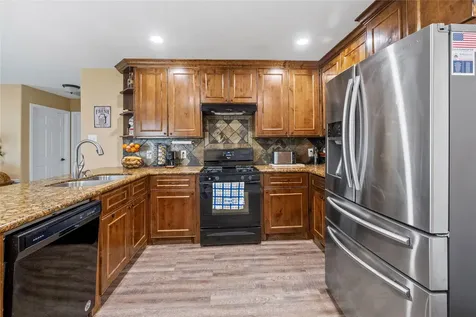501 County Road 2276 Cleveland TX 77327