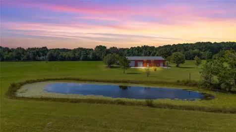501 County Road 2276 Cleveland TX 77327