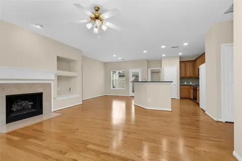 10 W Foxbriar Forest Circle The Woodlands TX 77382