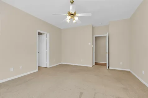 10 W Foxbriar Forest Circle The Woodlands TX 77382