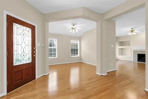 10 W Foxbriar Forest Circle The Woodlands TX 77382
