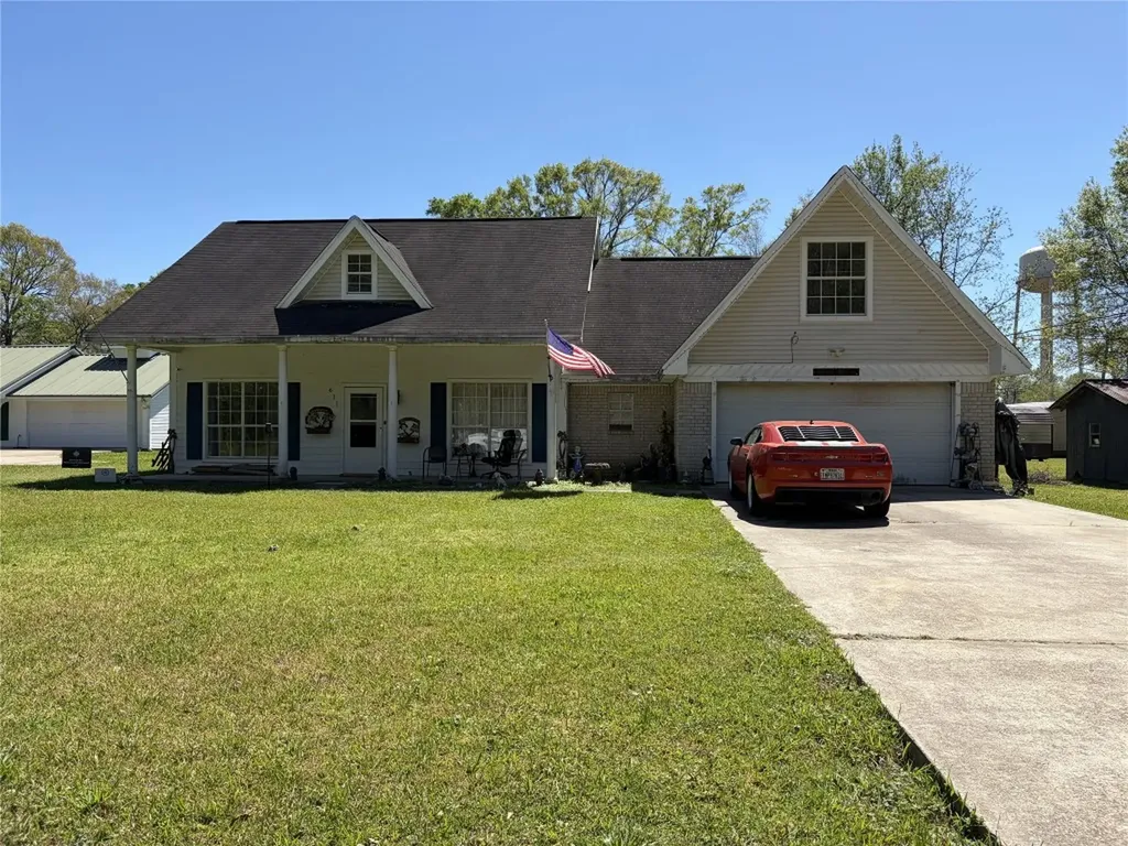 611 W Trout Kirbyville TX 75956