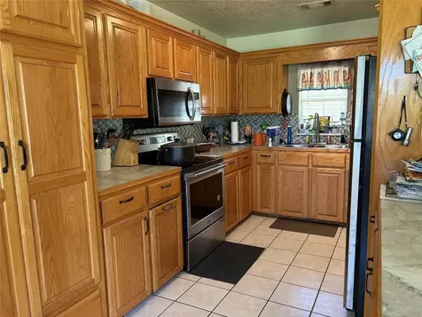 611 W Trout Kirbyville TX 75956