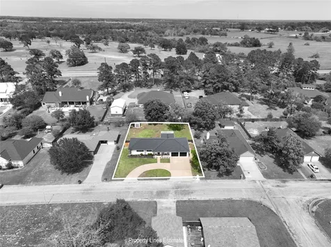 207 Briar Ridge Drive Bellville TX 77418