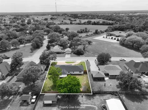 207 Briar Ridge Drive Bellville TX 77418
