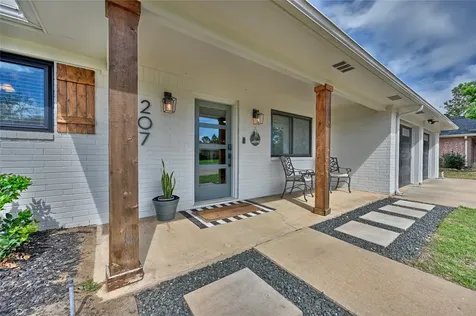 207 Briar Ridge Drive Bellville TX 77418