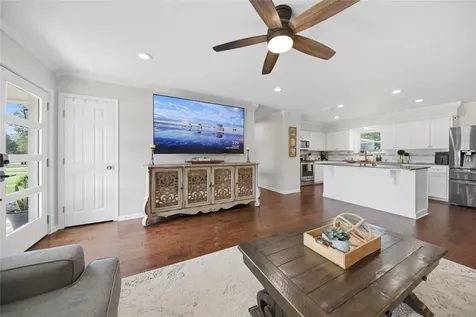 207 Briar Ridge Drive Bellville TX 77418