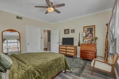 2111 Welch Street B201 Houston TX 77019