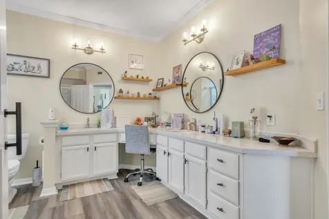 2111 Welch Street B201 Houston TX 77019