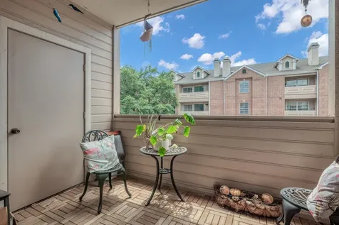 2111 Welch Street B201 Houston TX 77019