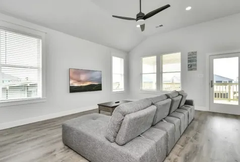 22814 Camino Street Galveston TX 77554