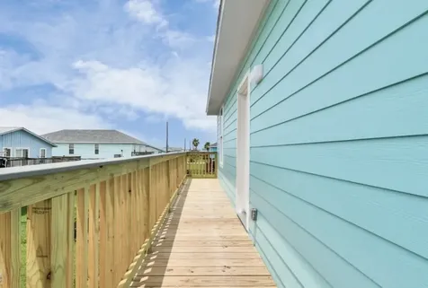 22814 Camino Street Galveston TX 77554