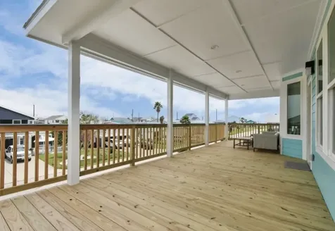 22814 Camino Street Galveston TX 77554