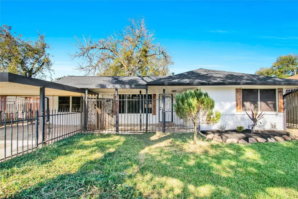 623 Gilpin Street Houston TX 77034