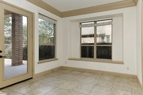 27 Tioga Place The Woodlands TX 77375