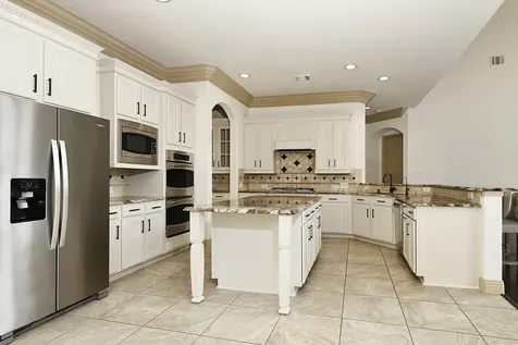 27 Tioga Place The Woodlands TX 77375