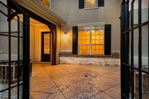27 Tioga Place The Woodlands TX 77375
