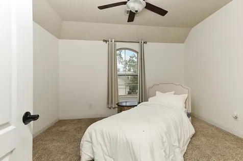 27 Tioga Place The Woodlands TX 77375
