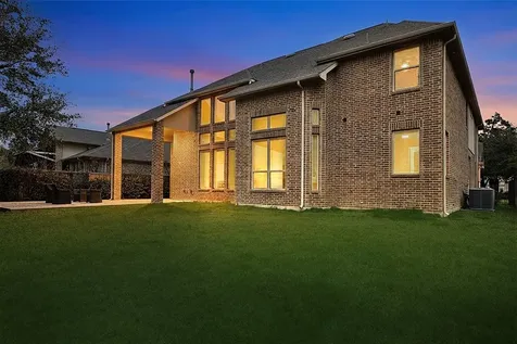 27 Tioga Place The Woodlands TX 77375