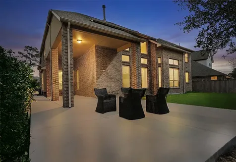 27 Tioga Place The Woodlands TX 77375