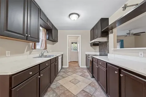 6619 Wolf Run Drive Wharton TX 77488