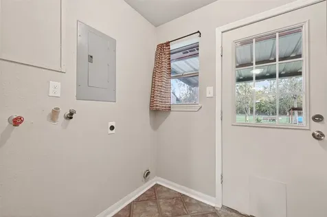 6619 Wolf Run Drive Wharton TX 77488