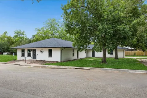 711 W Sidnor Street Alvin TX 77511