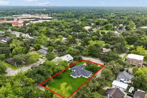 711 W Sidnor Street Alvin TX 77511