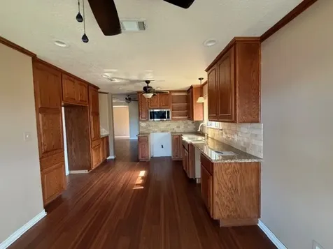 4503 Rattan Avenue Bay City TX 77414