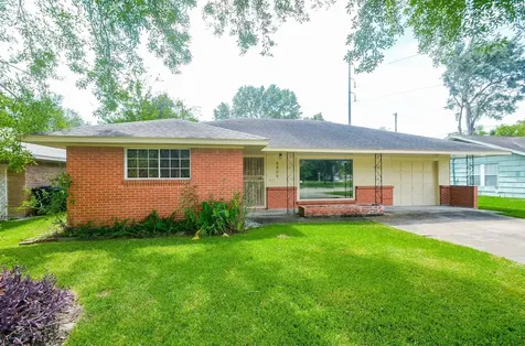 4809 W 43rd Street Houston TX 77092