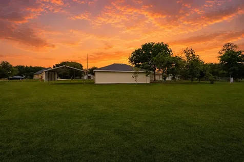 1510 Avenue K Danbury TX 77534