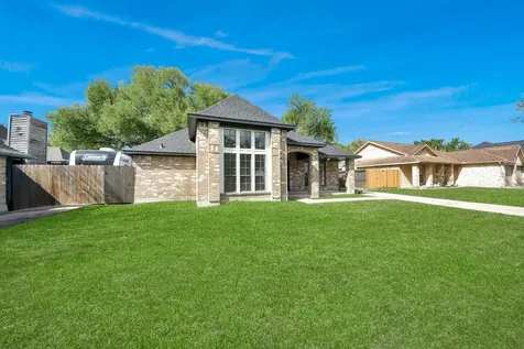 1114 N Nottingham Drive League City TX 77573
