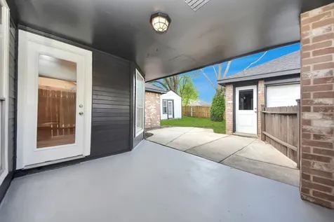 1114 N Nottingham Drive League City TX 77573