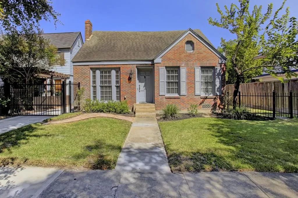 1712 Banks Street Houston TX 77098