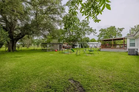 1520 North Drive Bay City TX 77414
