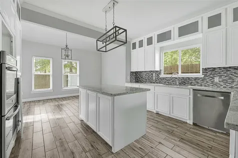 1004 Bonnie Street Houston TX 77587