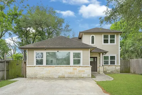 1004 Bonnie Street Houston TX 77587