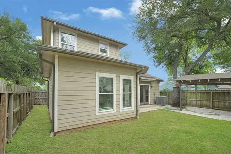 1004 Bonnie Street Houston TX 77587