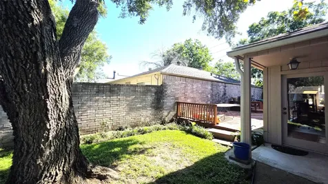 3919 Vineyard Drive Houston TX 77082
