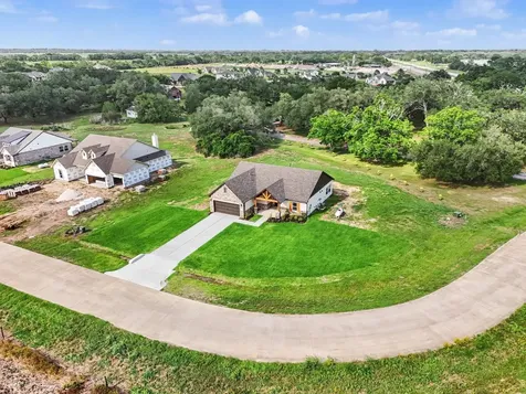 6 Cattle Drive Bay City TX 77414