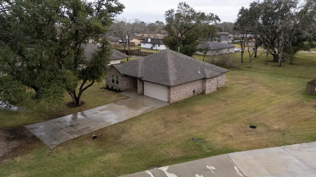 62 Nelson Court Jones Creek TX 77541