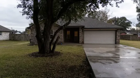 62 Nelson Court Jones Creek TX 77541