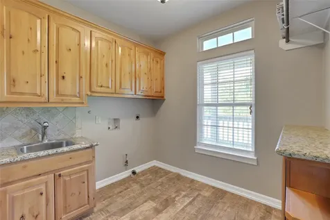 1510 Magnolia Bend W Baytown TX 77523
