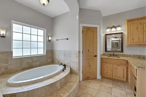 1510 Magnolia Bend W Baytown TX 77523