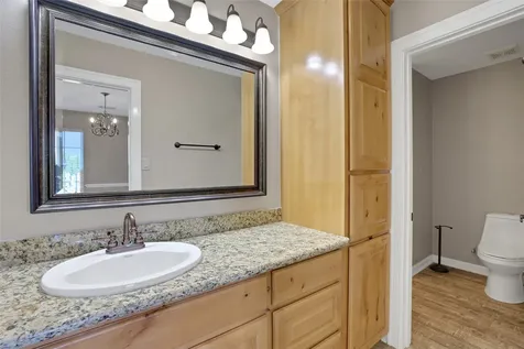 1510 Magnolia Bend W Baytown TX 77523