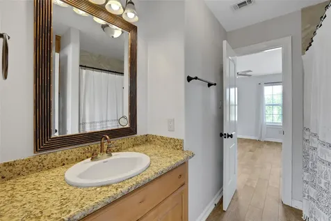 1510 Magnolia Bend W Baytown TX 77523